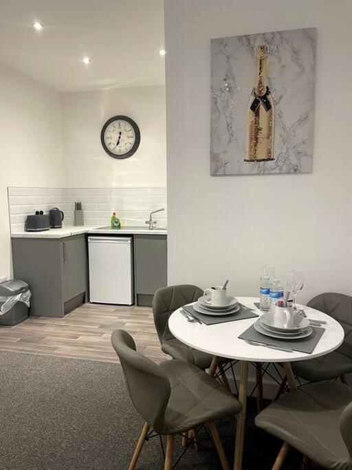 #4Bs 1 Bed Serviced Apartment Derby Exterior foto